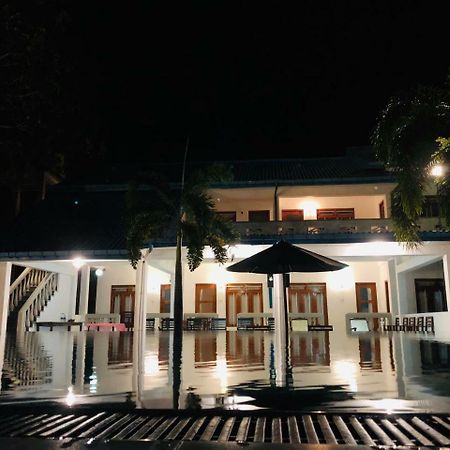Kent Hotel Tissamaharama Exterior photo